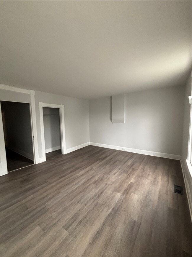 Building Photo - 622-632-632 Lewis St