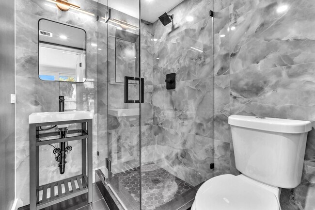 Building Photo - 4640 SW 25th Terrace