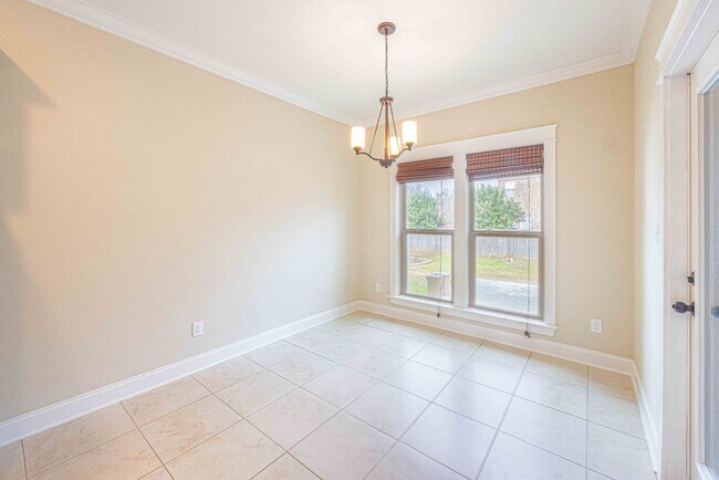 Building Photo - 27142 Gramercy Ln