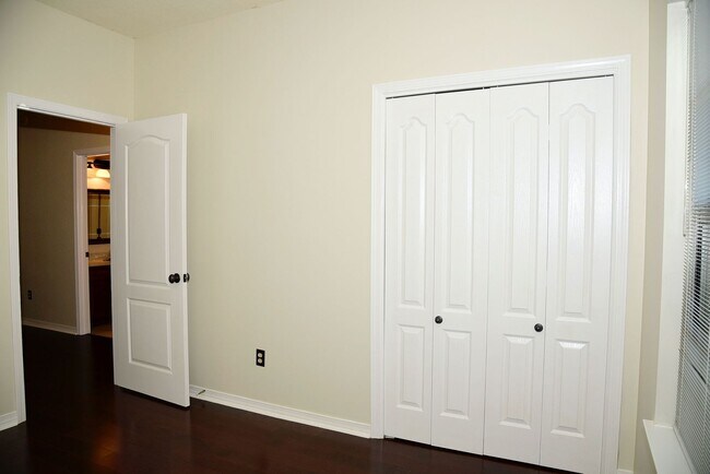 Building Photo - Spacious 4 Bedroom in Southwind at Bluewater Bay!