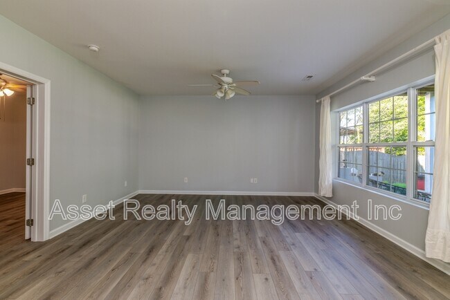Building Photo - 1217 Dreamview Ln