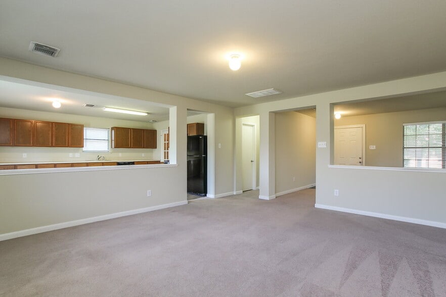 Building Photo - 15602 Clarks Fork Ct