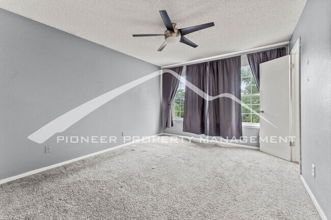Building Photo - 8550 Van Gordon Ct