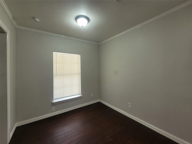 Building Photo - 1225 Blalock Ave