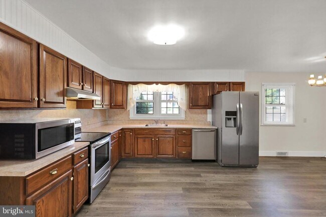 Building Photo - 13 Lupine Ln