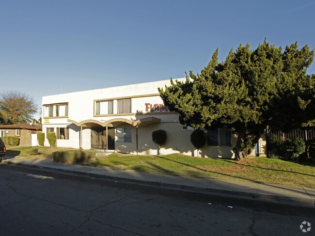 Building Photo - Flamingo Apartments