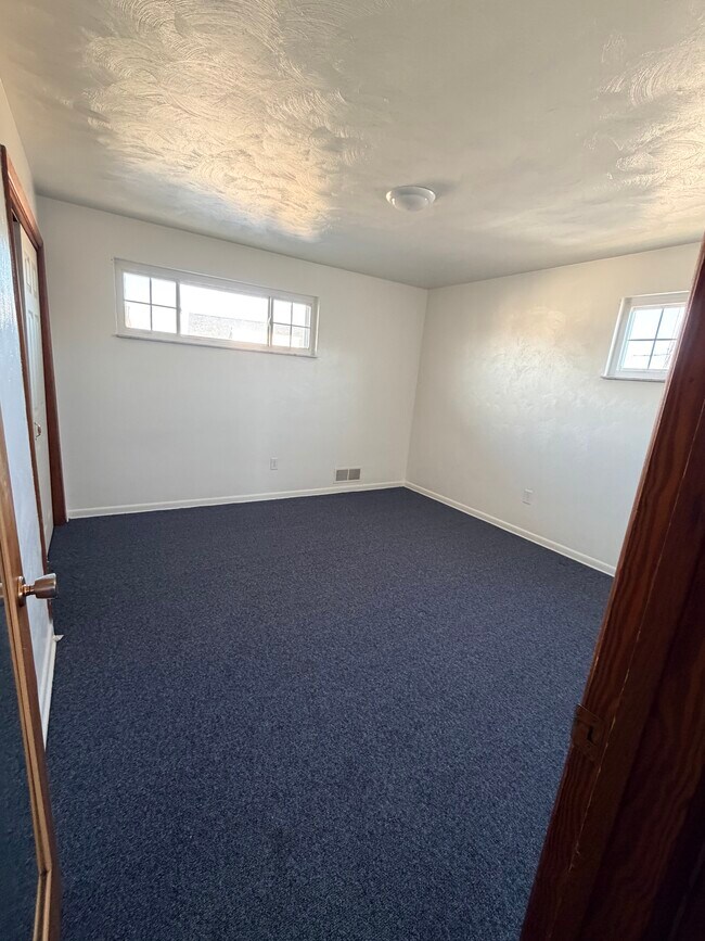 Building Photo - Greenwood Estates