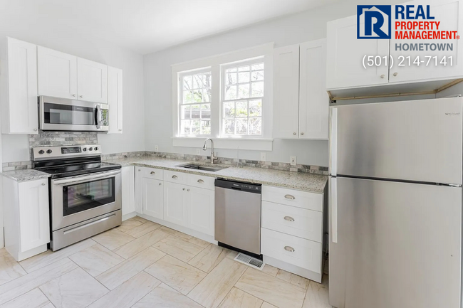 Building Photo - Monthly lease - Beautiful 3-Bed 2-Bath Hom...