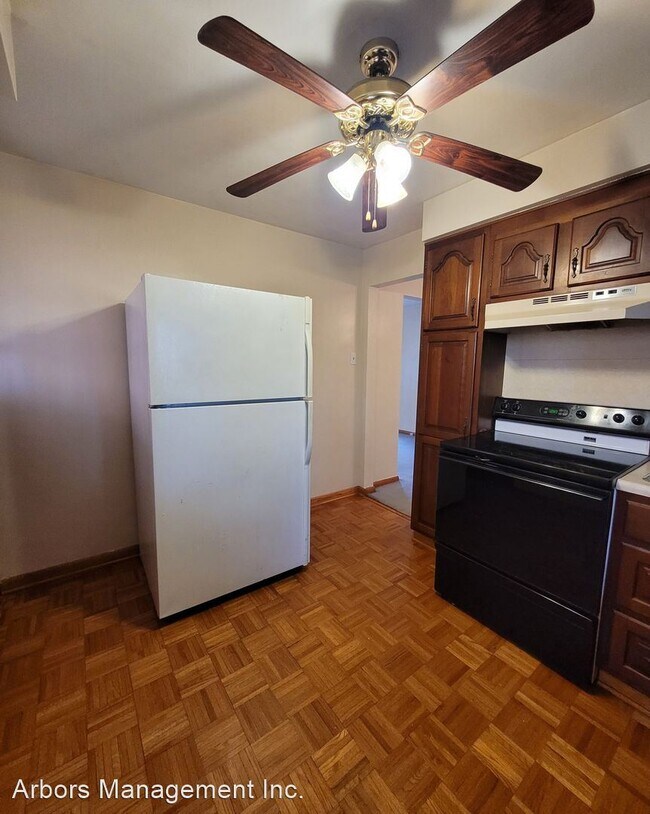 Building Photo - 2 br, 1.5 bath House - 227 Moffat Avenue