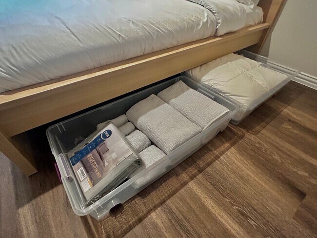 Building Photo - Sunny Side Up