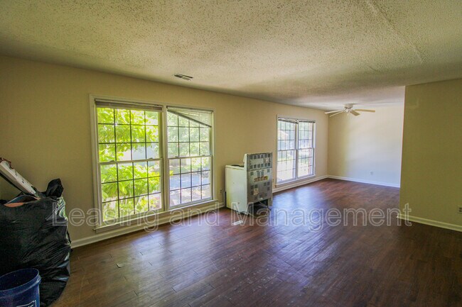Building Photo - 910 Sea Gull Dr