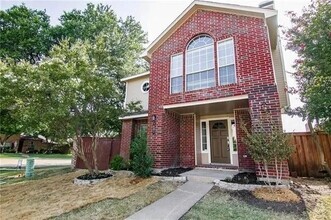 Building Photo - 9401 Blue Jay Way