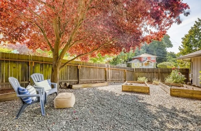 Building Photo - 3Bd/1.75Ba Seattle House