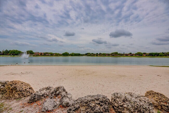 Building Photo - 9715 Hammocks Blvd