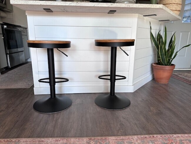 Building Photo - 1030 Marsh Ct Ln