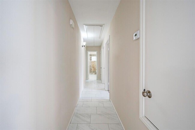 Building Photo - 10607 Wickersham Ln