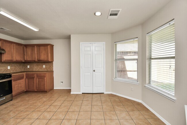 Building Photo - 5618 Gibralter Pl