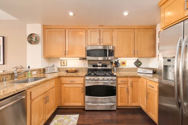 Building Photo - 301 Crescent Ct