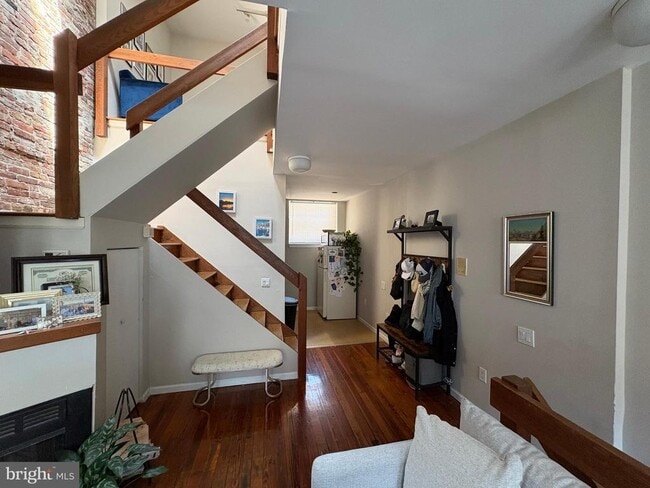 Building Photo - 725 Kater St