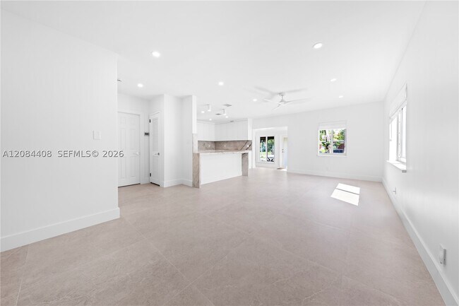 Building Photo - 936 SW 19th St