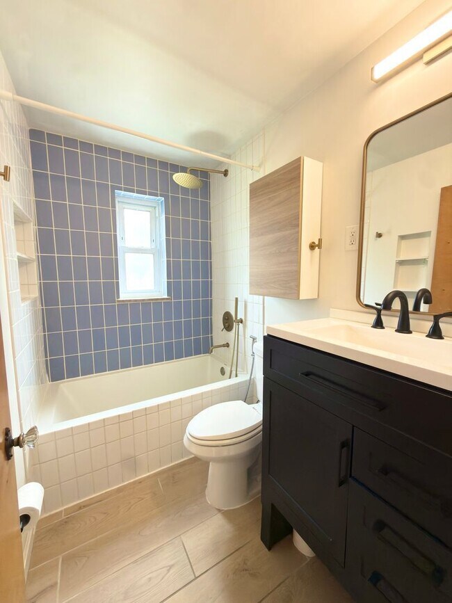 Building Photo - 4525 Ellman Ave