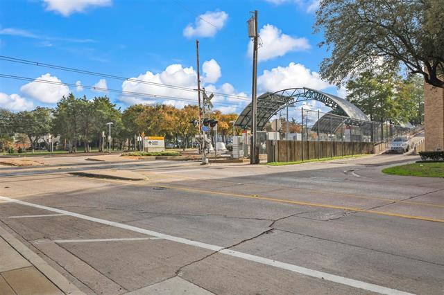 Building Photo - 1001 Belleview St