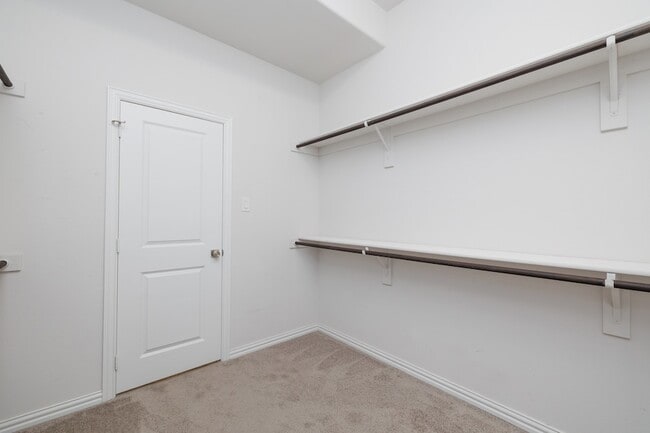 Building Photo - 336 Emerald Creek Dr