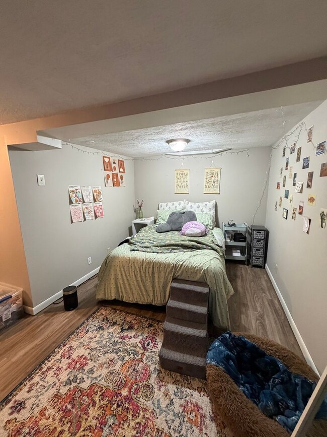 Building Photo - AVAILABLE JUNE 1ST 2026 - Beautiful 3 bed/2 bath House