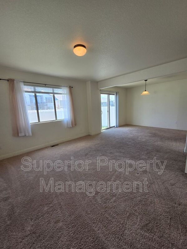 Building Photo - 3921 Gunsmoke Rd