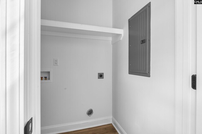 Building Photo - 321 Lincolnshire Square