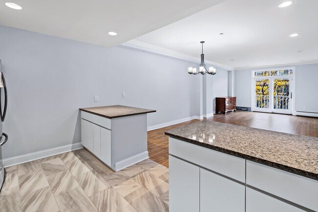 Building Photo - 207 Shearwater Ct W