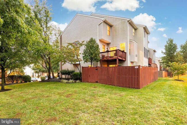 Building Photo - 2 Millhaven Ct
