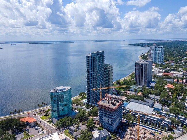 Building Photo - 2900 W Bay to Bay Blvd