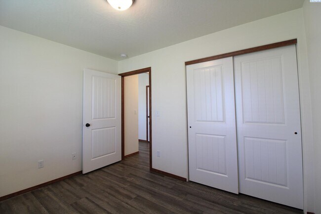 Building Photo - 3 Bed, 2 Bath West Pasco Home on Cul-de-Sac