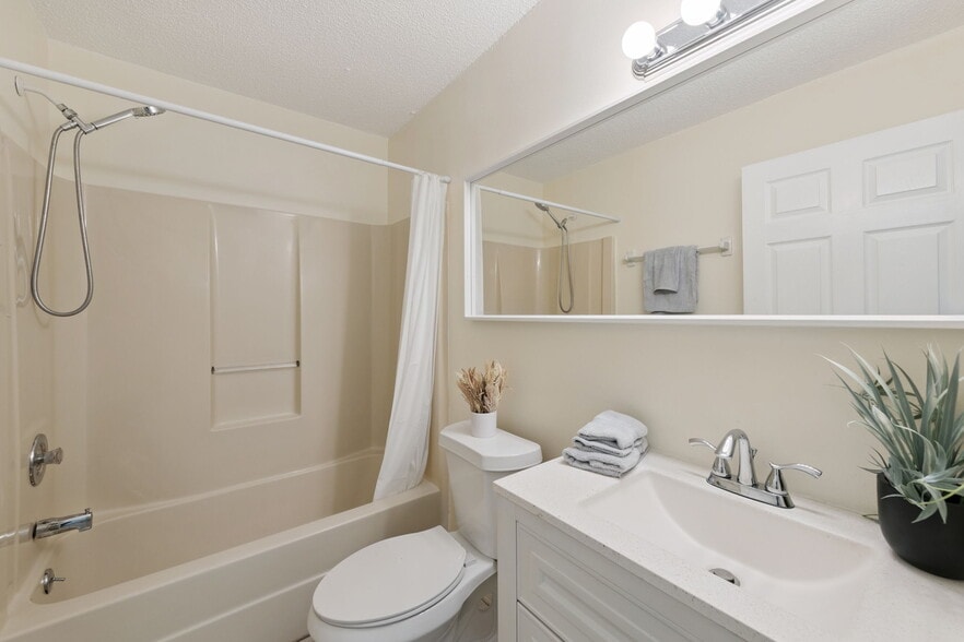 Building Photo - 212 Ridgecrest Loop