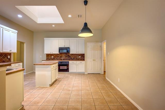 Building Photo - 9741 Hathman Ln