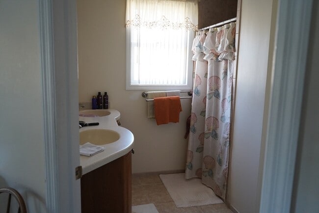 Building Photo - 37 Charnock St