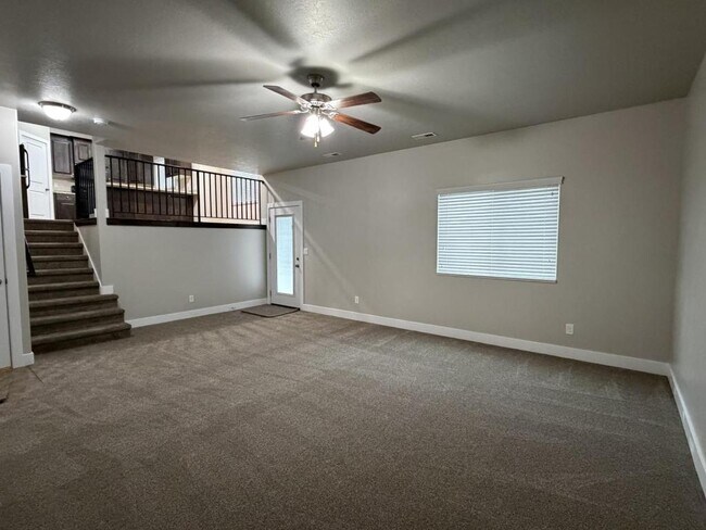 Building Photo - 2103 925 W