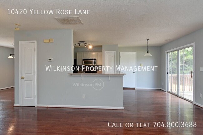 Building Photo - 10420 Yellow Rose Ln