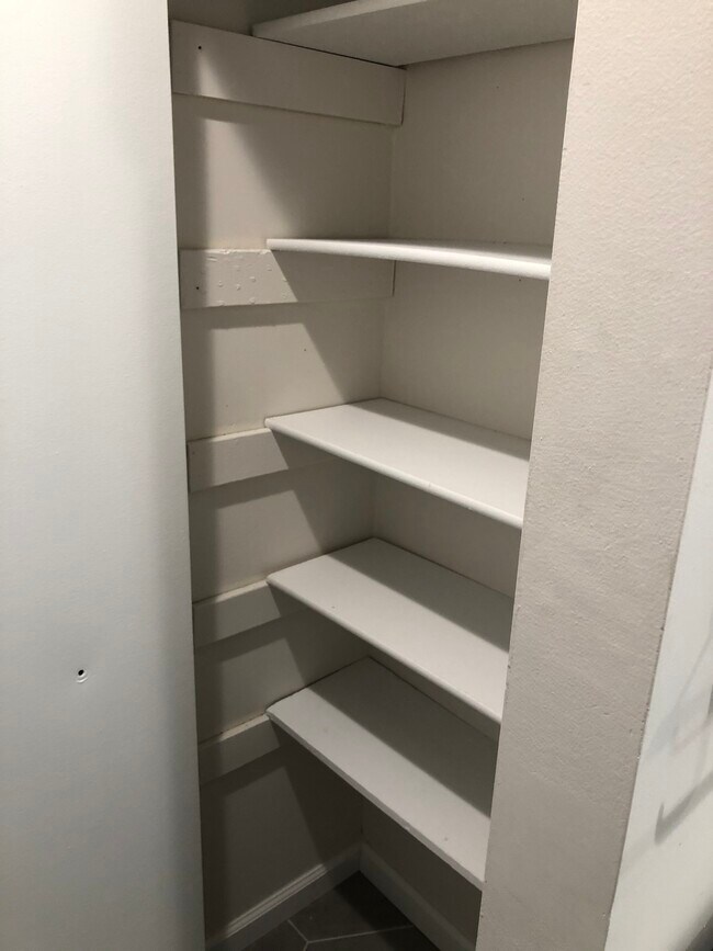 Bath Closet - 605A Cypress Point Cir