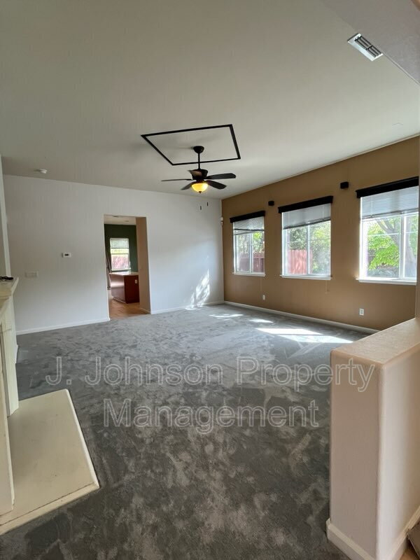 Building Photo - 436 Goodall St