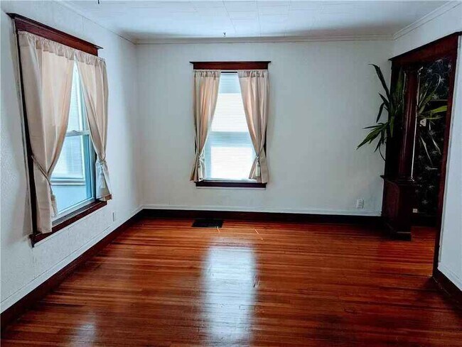 Building Photo - 111 Bidwell Terrace