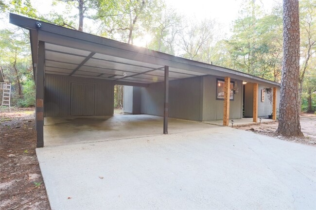 Building Photo - 2709 S Millbend Dr