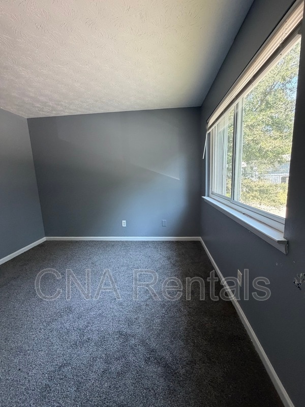 Building Photo - 949 Pine Oak Trail