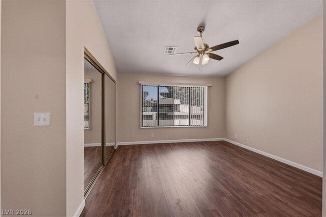 Building Photo - 2410 Pickwick Dr