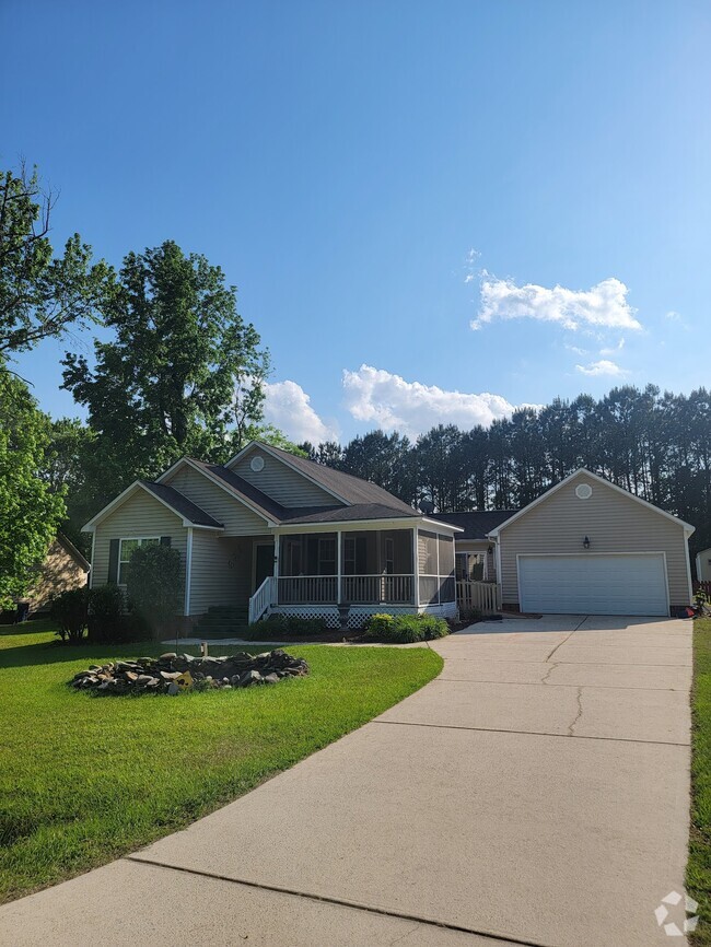 Building Photo - 200 Webfoot Dr