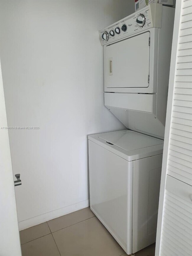 Building Photo - 244 Biscayne Blvd