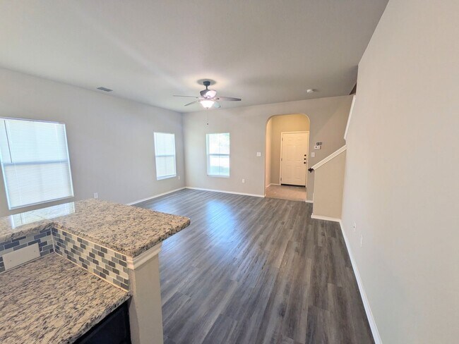 Building Photo - 5826 Grandwood Dr