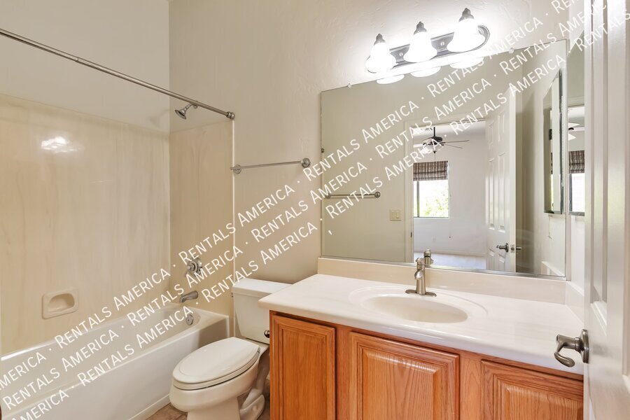 Building Photo - 13135 N Kenosha Bluff Dr