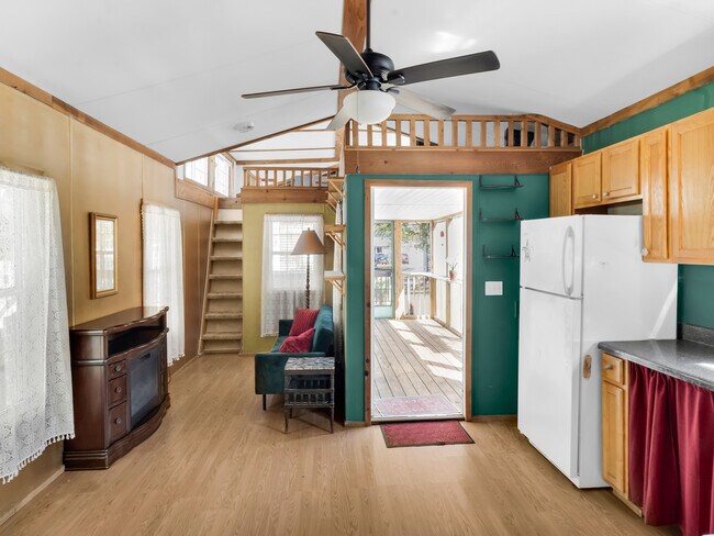 Building Photo - 1449 Suncrest St